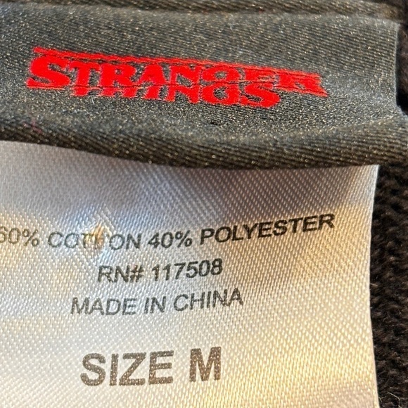 Stranger Things Ugly Christmas Sweater Netflix Limited Edition Mens Sz M Medium - Picture 13 of 13